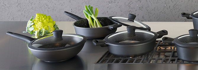 Sola Wok pans