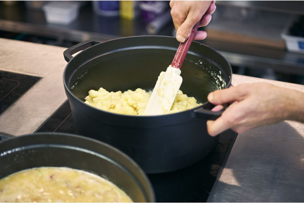 Staub Casserole / Cocotte - Black - ø 34 cm / 12.6 liters