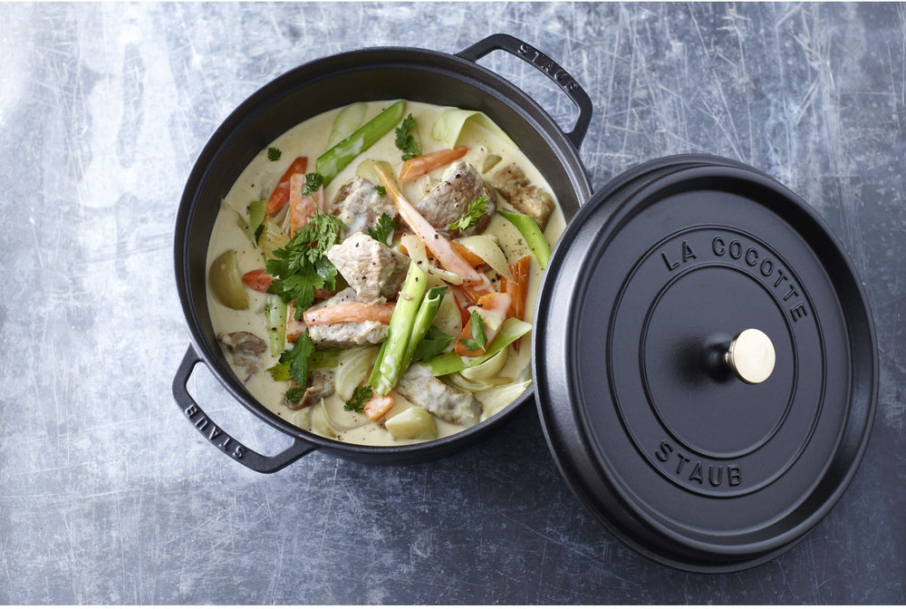 Staub Casserole / Cocotte - Black - ø 28 cm / 6.7 liters