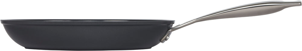 Le Creuset Frying pan Essential Non-Stick Ceramic - ø 26 cm -. Ceramic non-stick coating