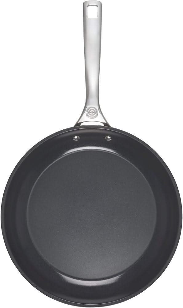 Le Creuset Frying pan Essential Non-Stick Ceramic - ø 28 cm -. Ceramic non-stick coating