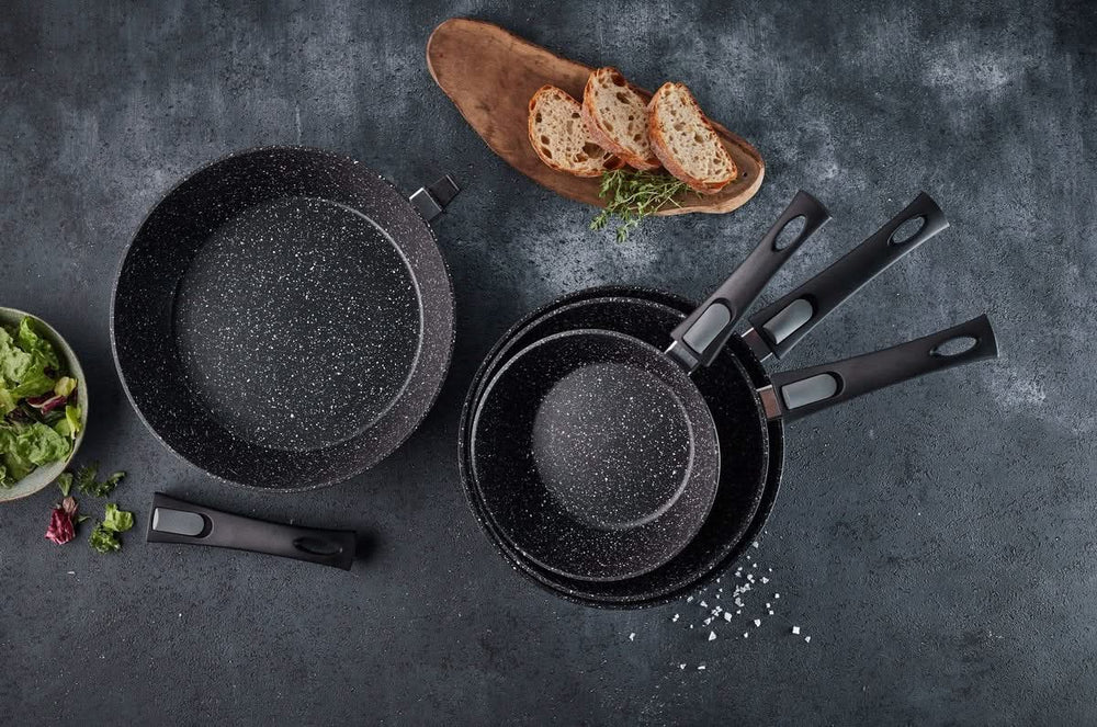 Resto Kitchenware Frying pan set Aries ø 26 + 28 cm - Induction and all others heat sources