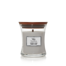 WoodWick Scented Candle Mini Lavender & Cedar - 8 cm / ø 7 cm - Scented Candle in Glass - Wooden Wick