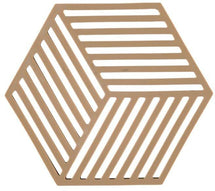 Zone Denmark pan trivet Hexagon - Dark Camel - 16 x 14 cm