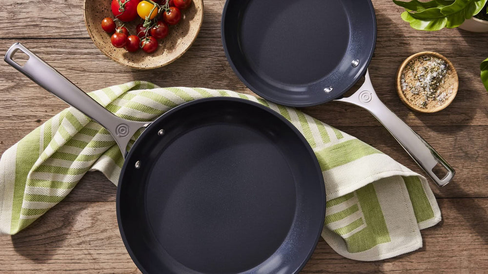 Le Creuset Frying pan Essential Non-Stick Ceramic - ø 30 cm -. Ceramic non-stick coating