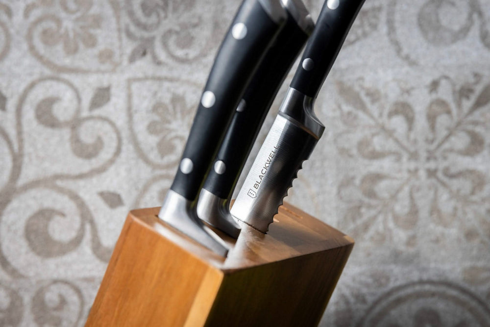 Your knives, perfectly within reach