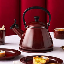 Le Creuset Whistling kettle Kone - Garnet - 1.6 liters - induction suitable -.