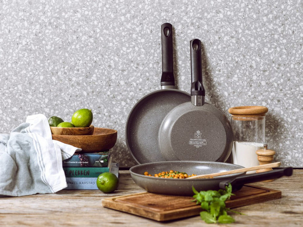 BK Frying Pan Granite Aluminum - ø 30 cm -. Ceramic non-stick coating