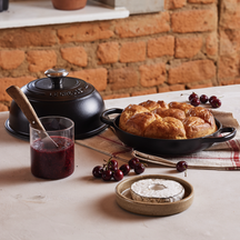 Le Creuset Bread pan Signature - Matt Black - ø 24 cm / 1.6 liter