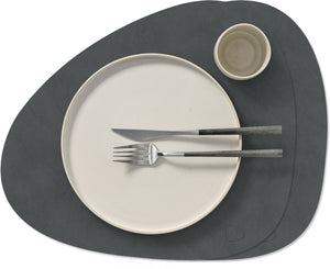 LIND DNA Placemats Nupo - Leather - Anthracite - Curved - 44 x 37 cm - 2 Pieces