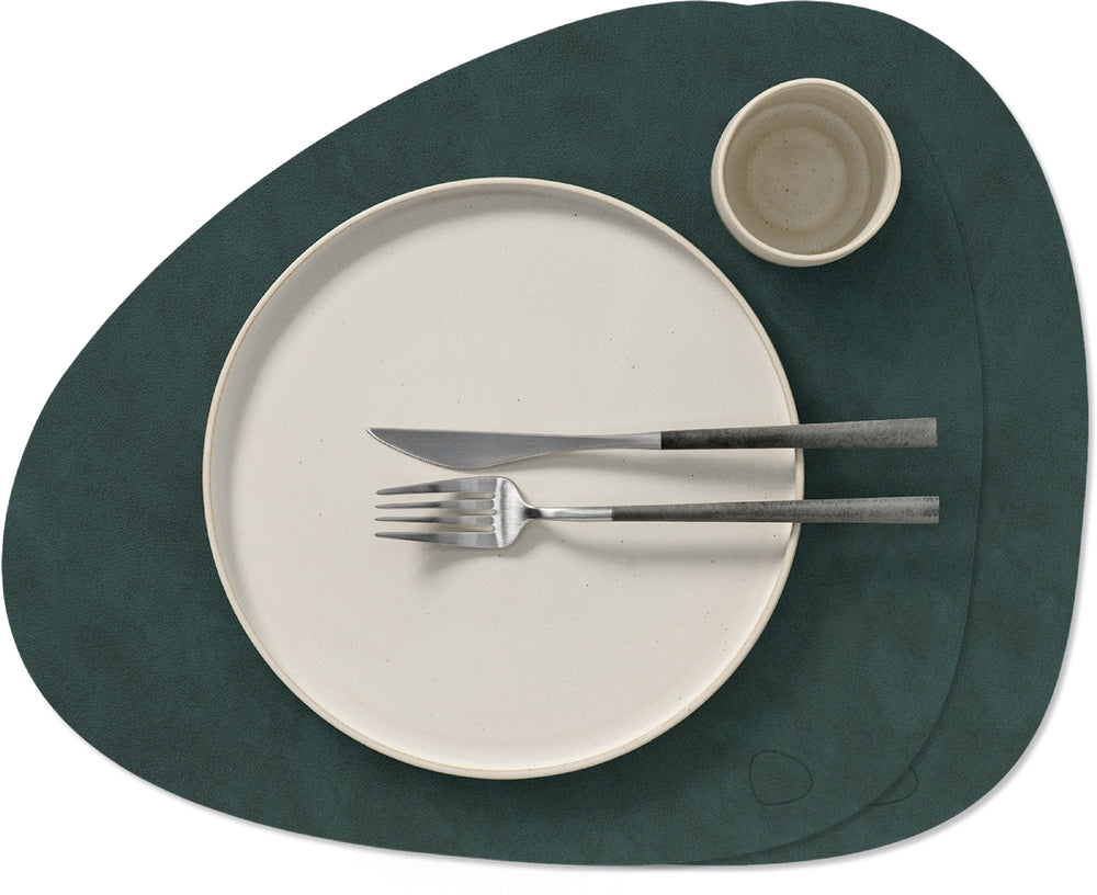 LIND DNA Placemats Nupo - Leather - Dark Green - Curved - 44 x 37 cm - 2 pieces