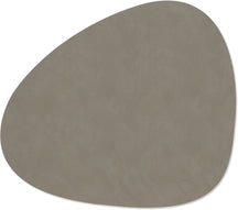 LIND DNA Placemats Nupo - Leather - Flint Grey - Curved - 44 x 37 cm - 2 Pieces