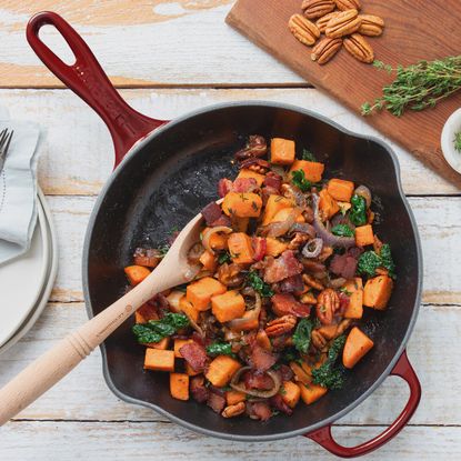 Le Creuset Skillet Signature - Garnet - ø 23 cm - enameled non-stick coating