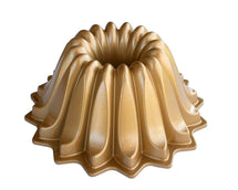 Nordic Ware Turban / bake form - Lotus Bundt Gold - cast aluminum - ø 21 / 1.2 liter