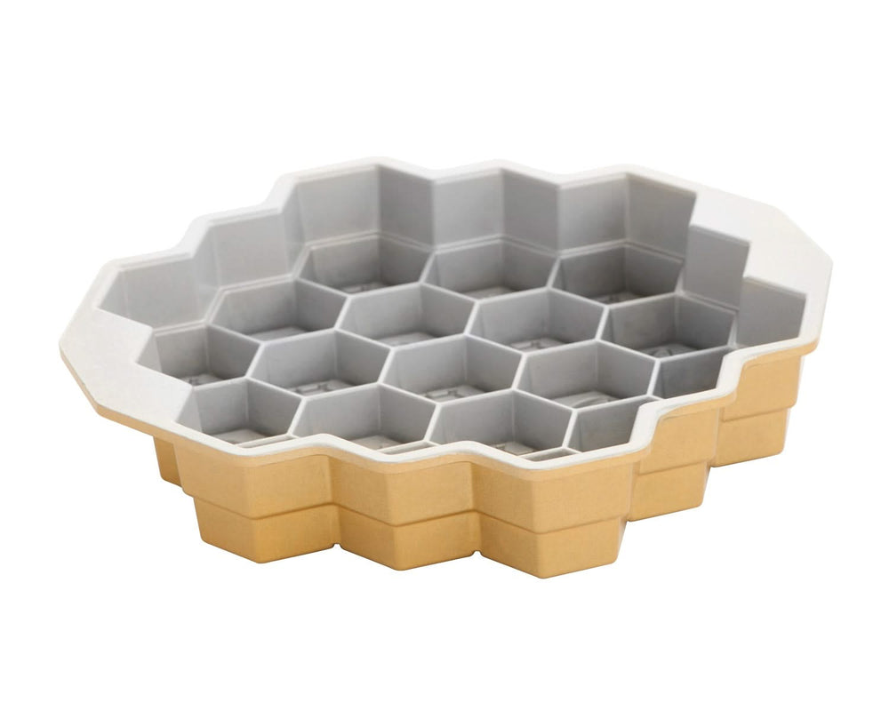 Nordic Ware bake form Honeycomb Pan Gold 31 x 30 cm / 2.4 liters