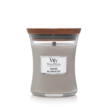 WoodWick Scented Candle Medium Fireside - 11 cm / ø 10 cm - Scented Candle in Glass - Wooden Wick