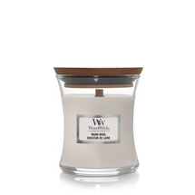 WoodWick Scented Candle Small Warm Wool - 8 cm / ø 7 cm - Scented Candle in Glass - Wooden Wick