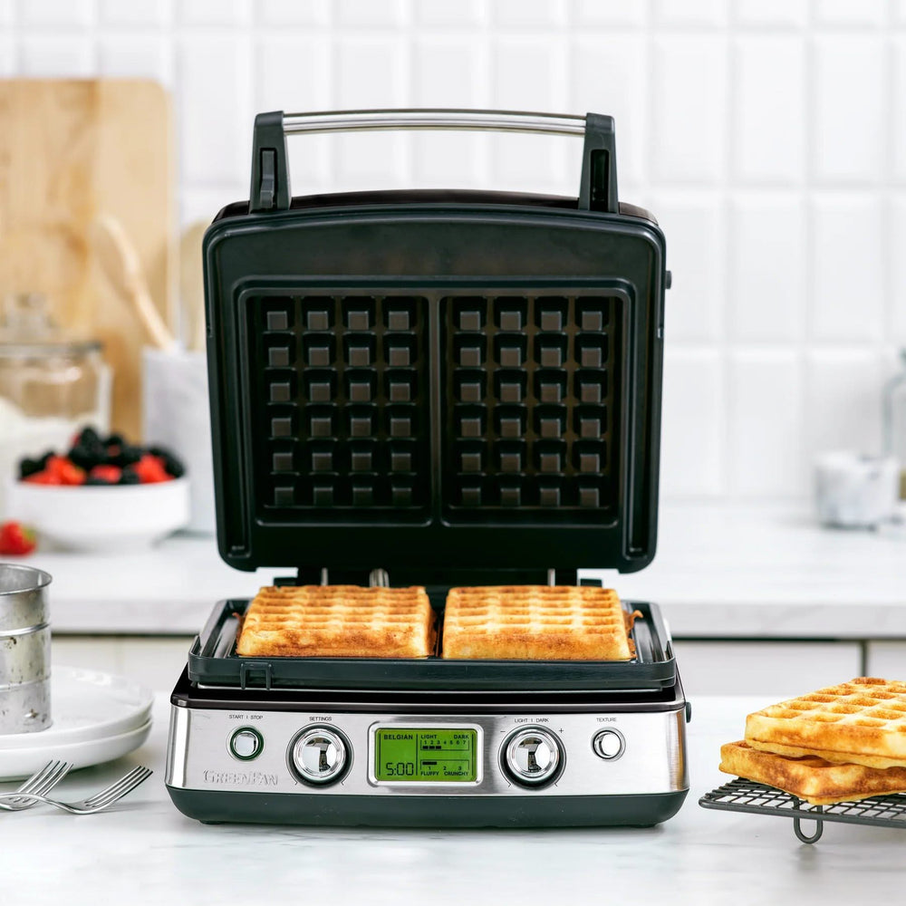 GreenPan Waffle iron - Black - includes 2 sets of waffle plates - ceramic non-baking coating