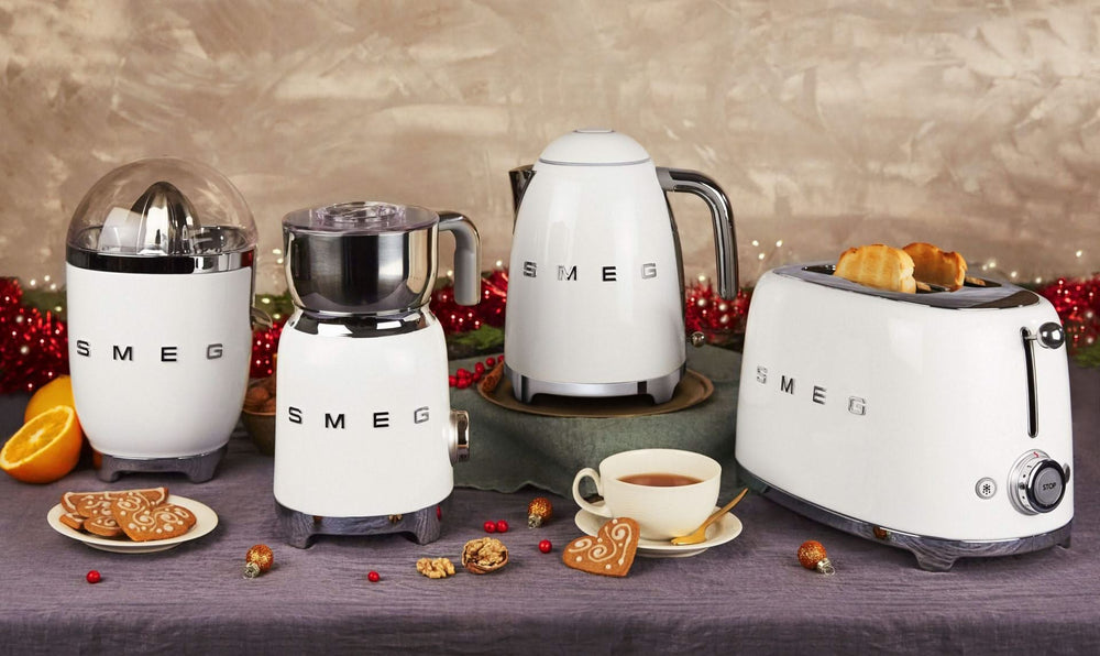 SMEG Citrus juicer - electric - white - CJF11WHEU