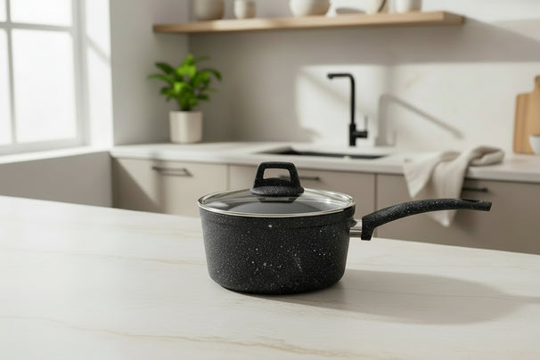 Cookinglife Saucepan with lid - Black Speckle - Aluminium ø 18 cm / 2.2 liters - Suitable for all heat sources - standard non-stick coating