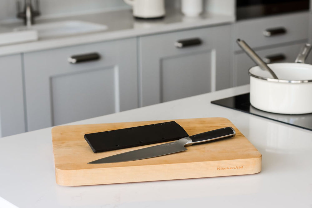 KitchenAid Chef Knife Gourmet Stainless Steel 20 cm - All-Purpose Kitchen Knife - with blade protector