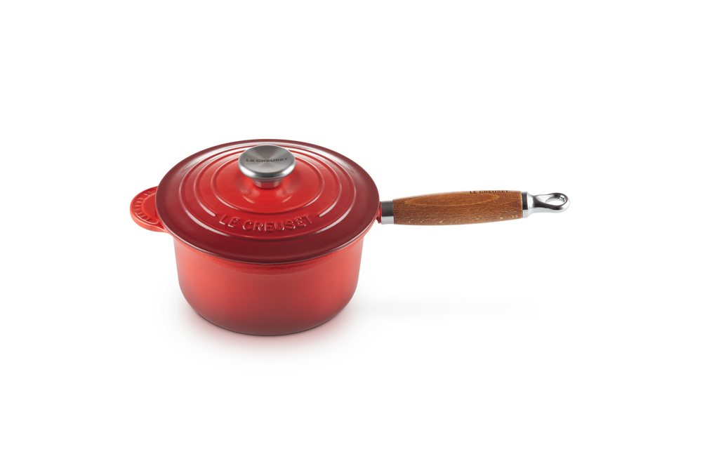 Le Creuset sauce pan with lid - Tradition - cherry red - ø 18 cm / 1.8 liters