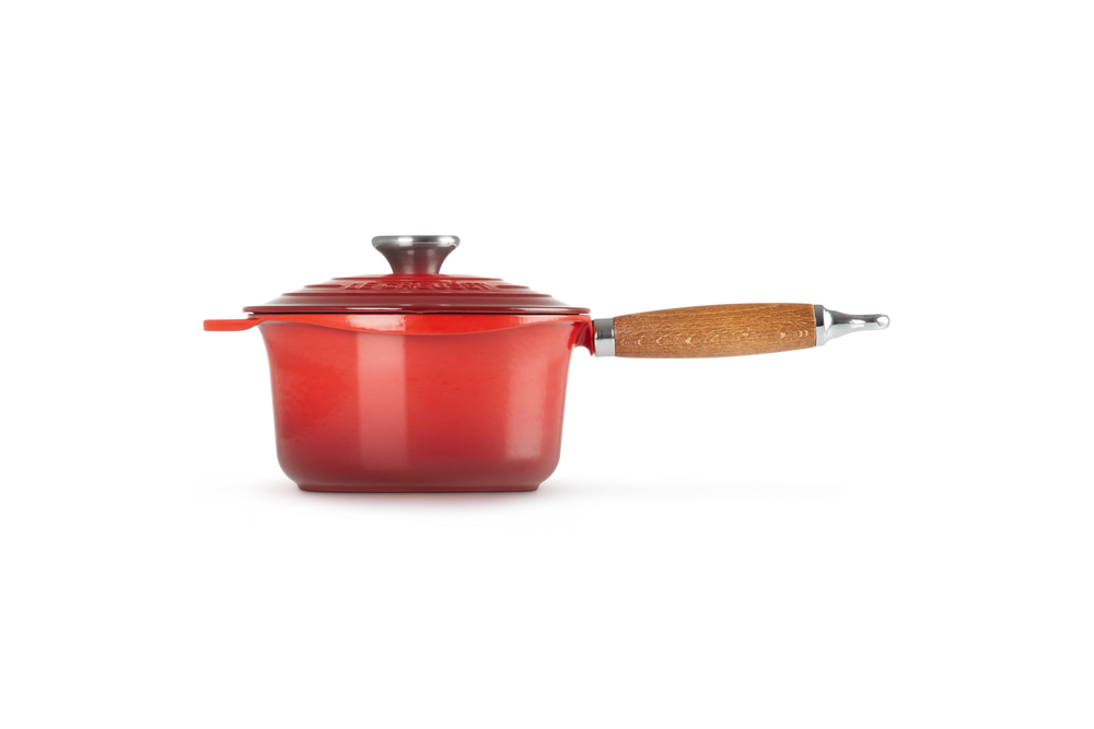 Le Creuset sauce pan with lid - Tradition - cherry red - ø 18 cm / 1.8 liters