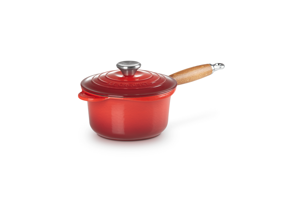 Le Creuset sauce pan with lid - Tradition - cherry red - ø 18 cm / 1.8 liters