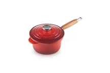 Le Creuset sauce pan with lid - Tradition - cherry red - ø 18 cm / 1.8 liters