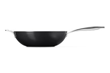 Le Creuset Wok pan Essential Non-Stick Ceramic - ø 30 cm / 4.7 liters -. Ceramic non-stick coating