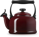 Le Creuset Whistling kettle Tradition - Garnet - 2.1 liter - induction suitable -.