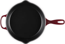 Le Creuset Skillet Signature - Garnet - ø 23 cm - enameled non-stick coating