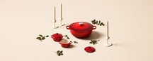 Le Creuset Saucepan Cast Iron - Gold Knob - Holly Christmas - Cherry Red - ø 21 cm / 2 Liter