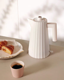 Alessi Kettle Plissé - dry-boil protection - White - Michele de Lucchi - 1.7 liters - MDL06 W