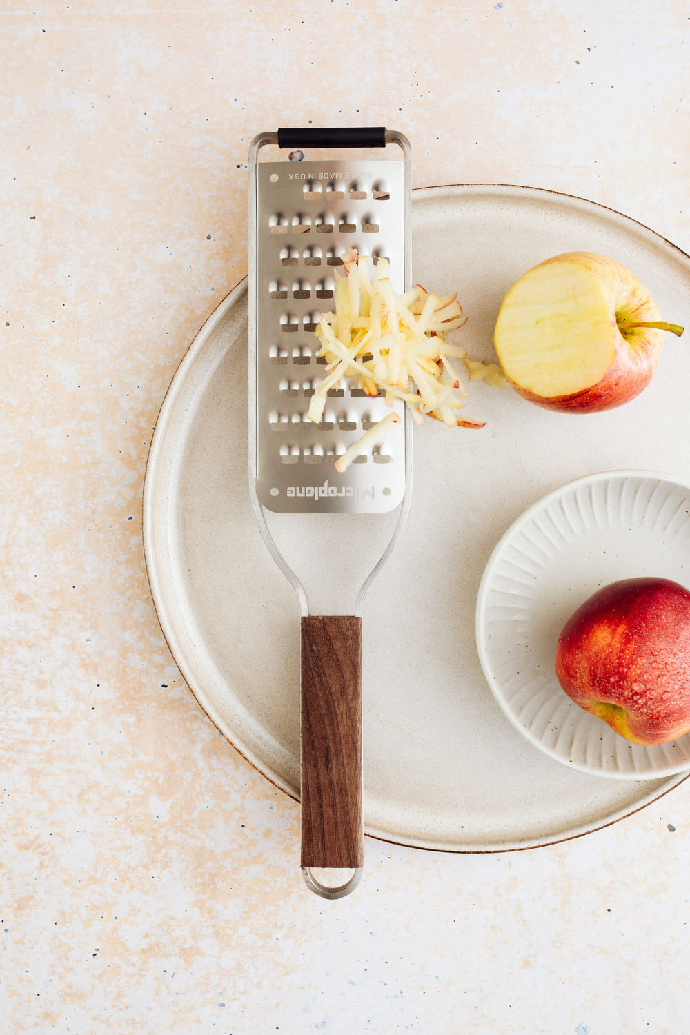 Microplane Grater Master - Laser-Cut Grater - Extra Coarse - Stainless Steel/Wood