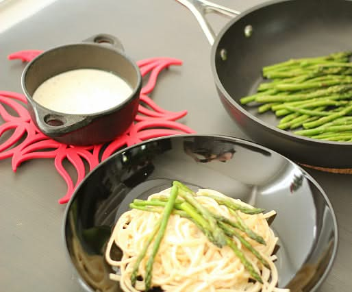 Le Creuset sauté pan - Sauteuse - Les Forgées TNS - ø 24 cm / 2.3 liter - standard non-stick coating