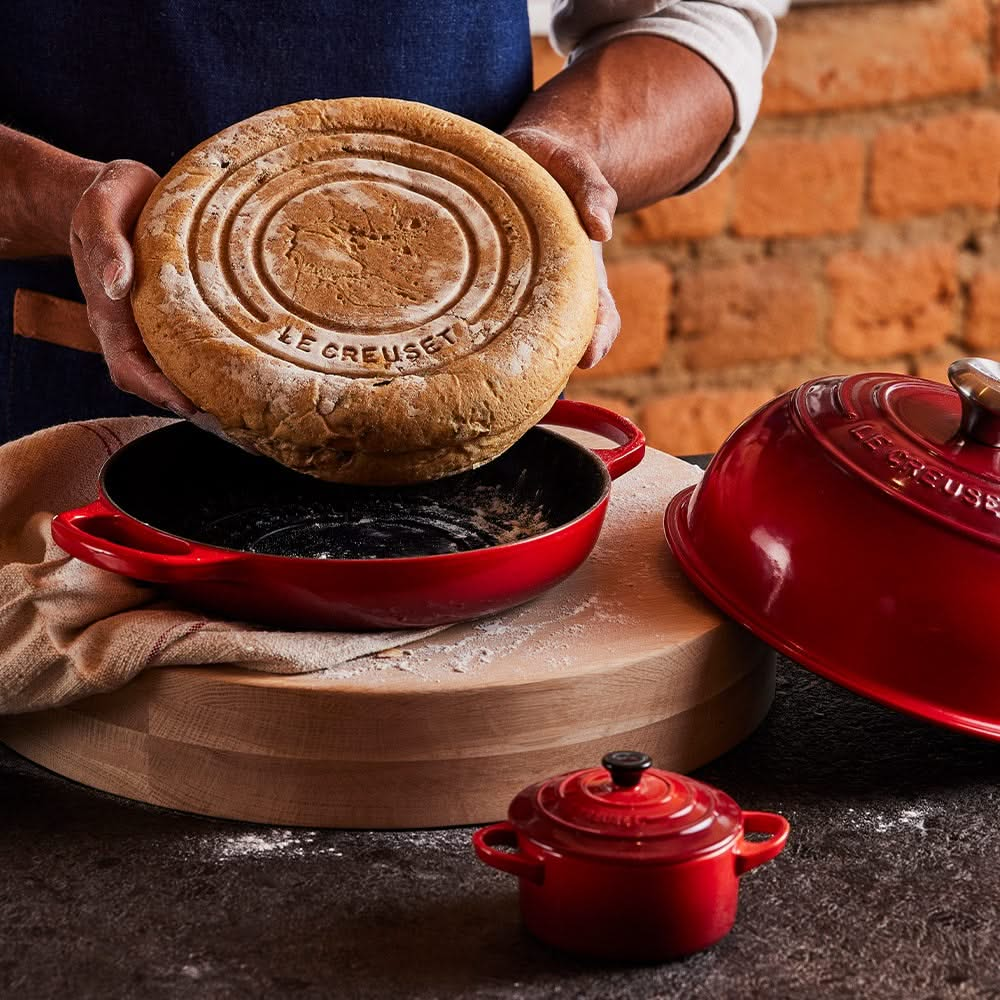 Le Creuset Bread pan Signature - Cherry red - ø 24 cm / 1.6 liter