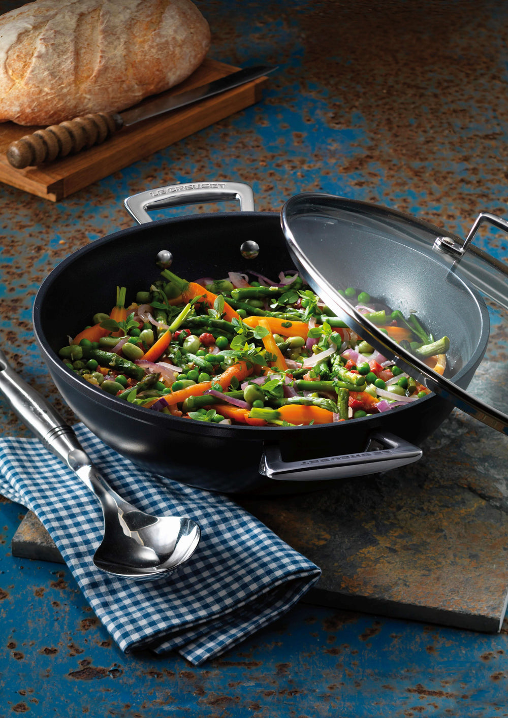 Le Creuset sauté pan - Sauteuse - with lid - Les Forgées TNS - ø 28 cm / 3.2 liters - standard non-stick coating