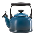 Le Creuset Whistling kettle Tradition - Deap Teal - 2.1 liters - induction suitable -.