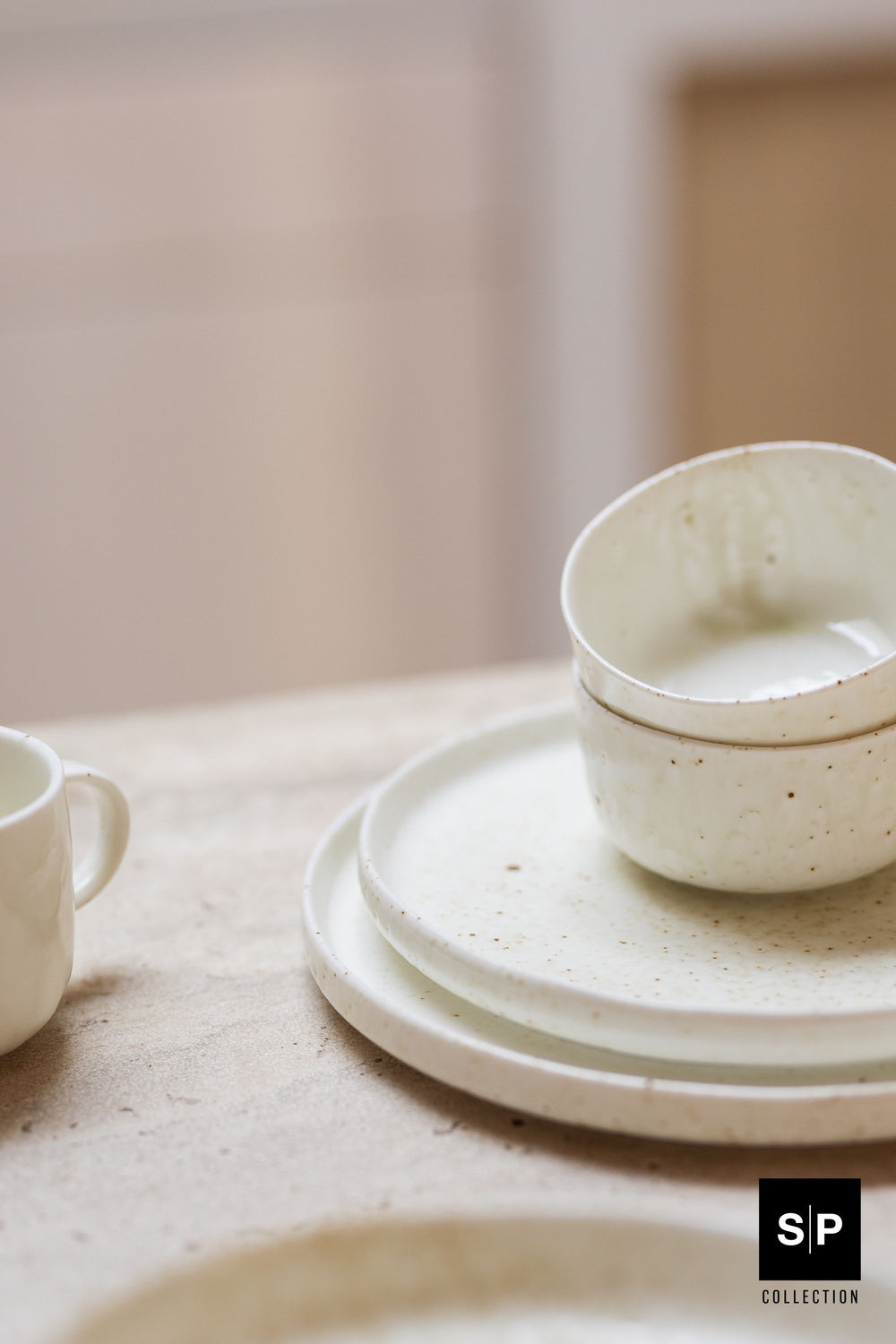 Salt & Pepper Dinnerware Set Studio Urban Beach 12-Piece / 4 people - 4 dinner plates, 4 side plates, and 4 bowls