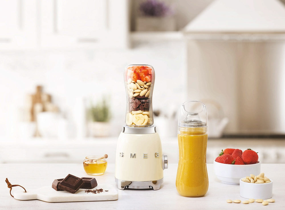 SMEG Smoothie Blender - compact - Cream - 600 ml - PBF01CREU