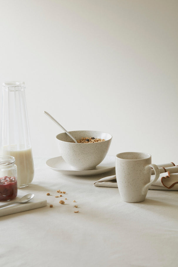 Broste Copenhagen Breakfast Set Nordic Vanilla 12-piece / 4 persons - 4 breakfast plates, 4 bowls and 4 cups