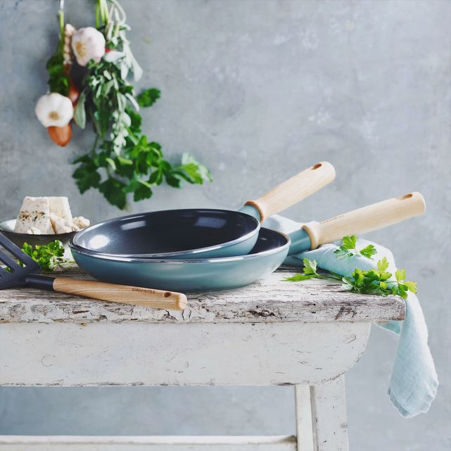 Ceramic pans