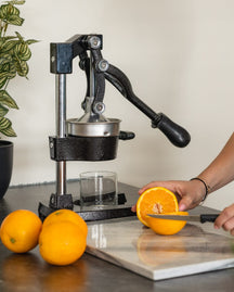 Sareva Citrus juicer - Cast iron - Lever model - Black