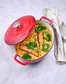 Cosy & Trendy Casserole Fontestic Cast Iron Traditional Red Oval - 31 x 24 cm -. Enamelled