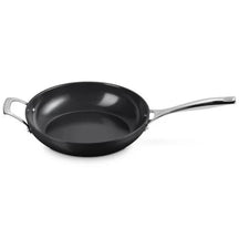 Le Creuset Frying Pan with Handle Essential Non-Stick Ceramic - ø 28 cm / 4.5 liters -. Ceramic non-stick coating