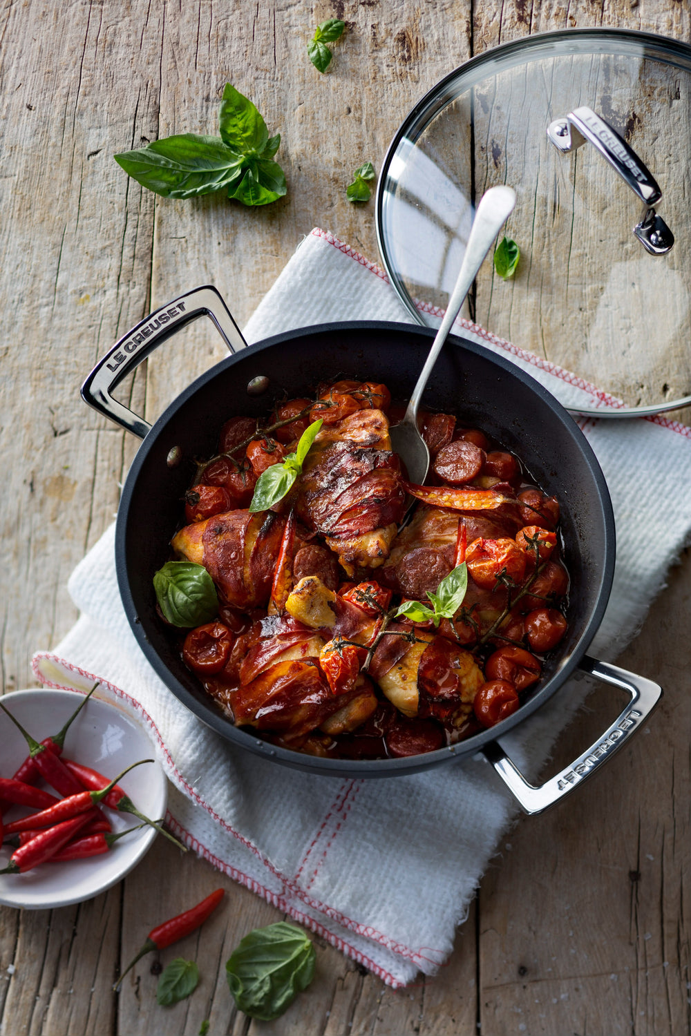 Le Creuset sauté pan - Sauteuse - with lid - Les Forgées TNS - ø 24 cm / 2.3 liters - standard non-stick coating