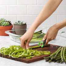 OXO Good Grips Asparagus peeler Prep