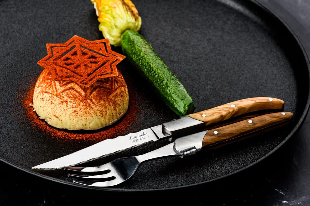 Laguiole Style de Vie Cutlery set - Olive wood - 16 - piece / 4 people