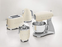 SMEG Kettle - 2400 W - cream - 1.7 liters - KLF03CREU